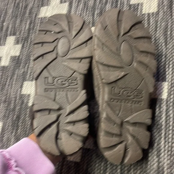 Ugg Slippers Size 5 Brown - Picture 5 of 5